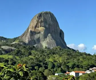 Pedra do Guindaste: Um Marco Turístico de Macapá Pedra do Guindaste: Um Marco Turístico de Macapá